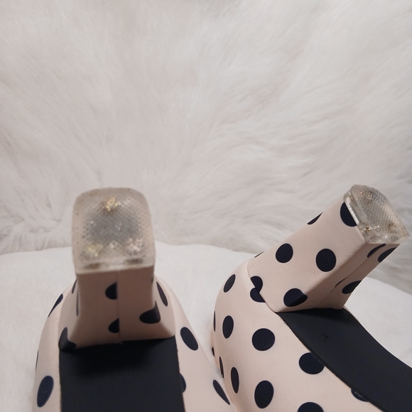 Polka Dot Pumps With A Clear Plastic Heel Tip, Size 40 Is US Size 9 - Picture 5 of 10